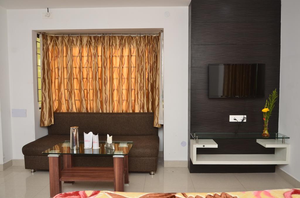 Hotel Amaravati Siliguri Room photo